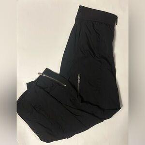 EUC Lululemon Front-Zip Mid-Rise Ruched Crop